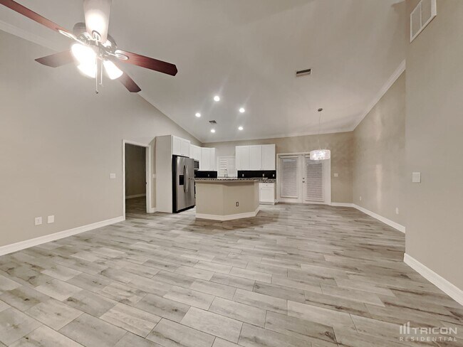 Building Photo - 175 Eppinger Dr