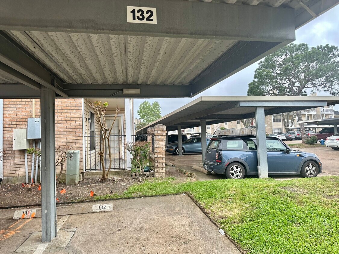 Foto del edificio - 2750 Holly Hall St