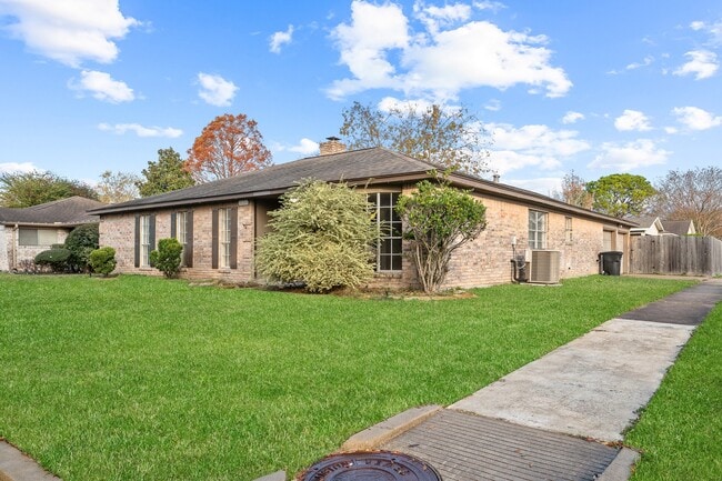 Building Photo - 9302 Claridge Dr