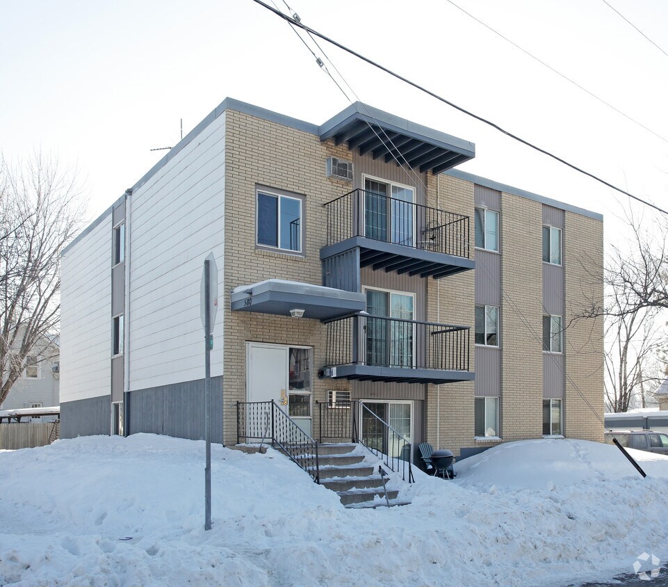 Building Photo - 580 Minnehaha Ave E