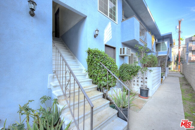 Foto del edificio - 3720 Vinton Ave