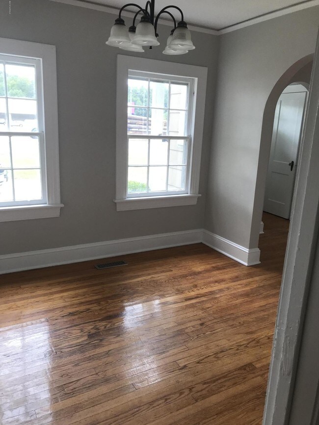 Foto del edificio - 2519 S Memorial Dr