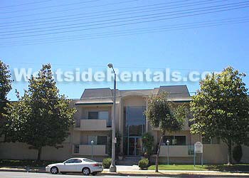Foto principal - 17910 Burbank Blvd