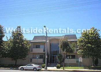 Primary Photo - 17910 Burbank Blvd