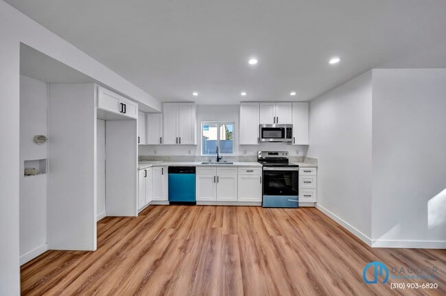 Foto del edificio - 11845 Hamlin St