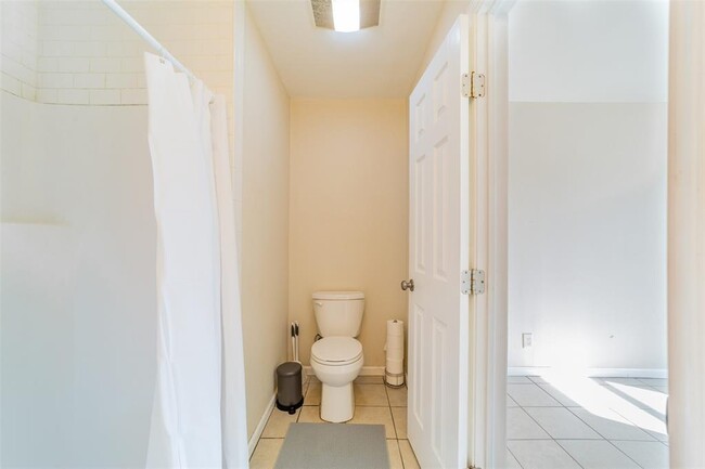 Foto del edificio - 1738 Rutland Dr