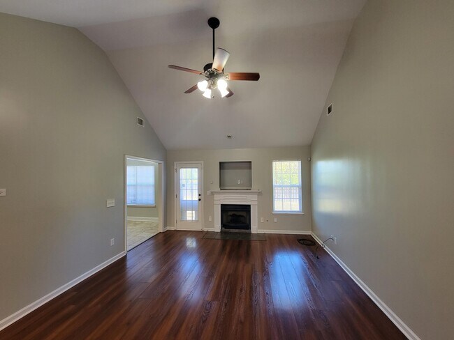 Foto del edificio - 1500 Cedar Hill Trail