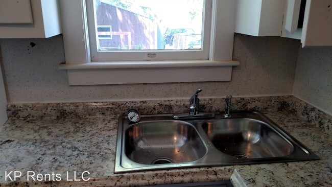 Foto del edificio - 1 br, 1 bath House - 1570 E Morgan Ave