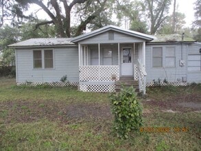 Building Photo - 2415 Rosebrier Ave