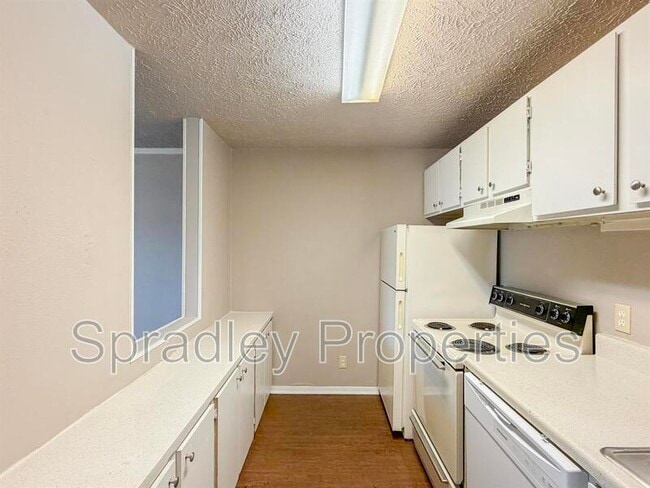 Building Photo - 608 John Paul Jones Dr