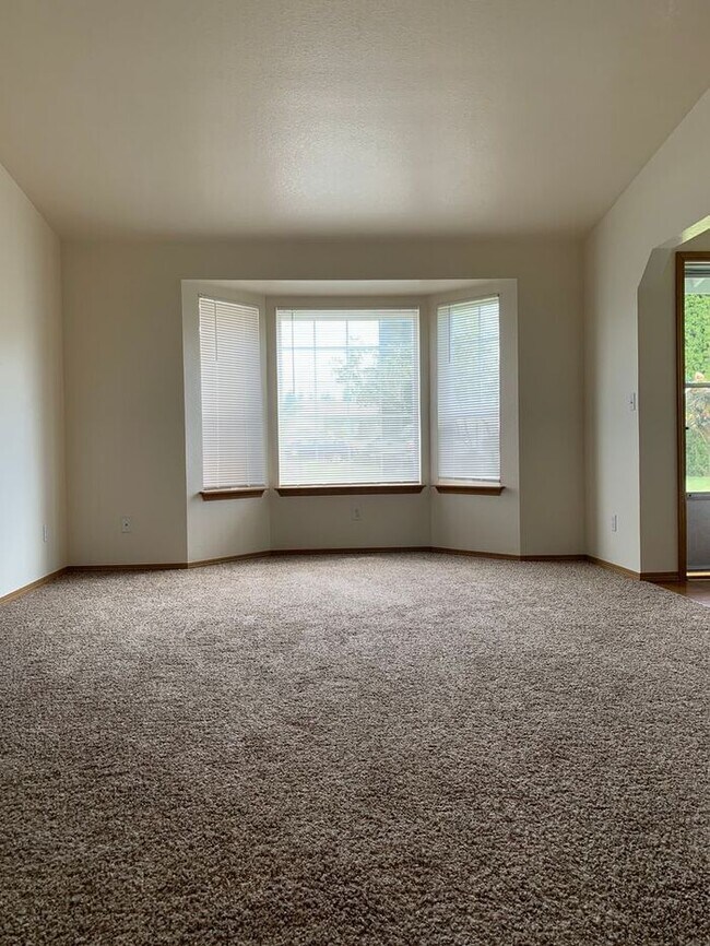 Foto del edificio - Beautiful 2 bed, 2 bath Duplex located in ...