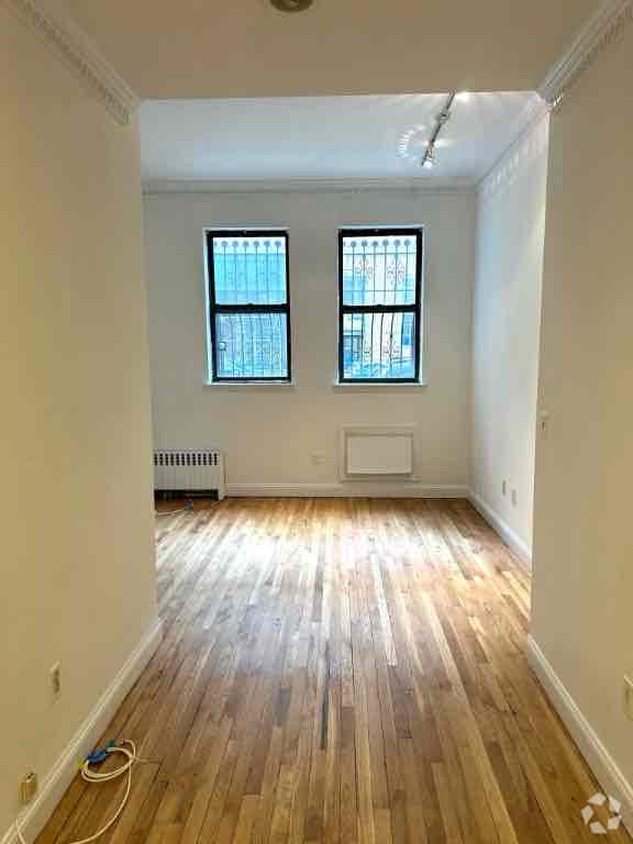 Building Photo - 180 W 103rd St