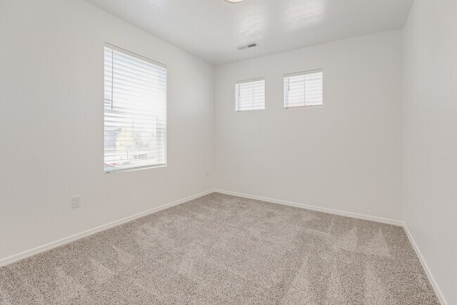 Building Photo - Brand New 3 bedroom Townhome!