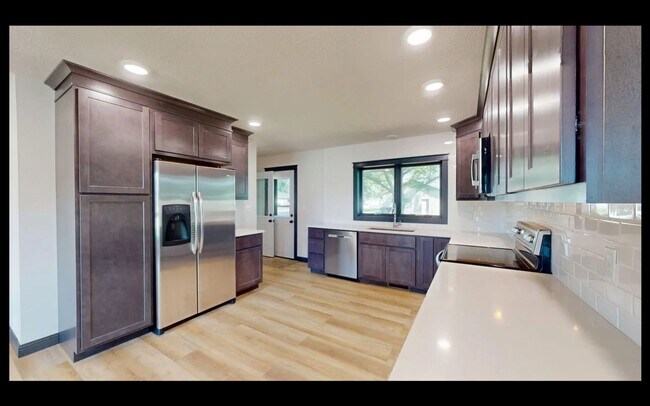 Foto del edificio - 2416 W 9th St