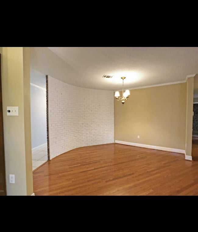 Foto del edificio - 1704 Pat Dr