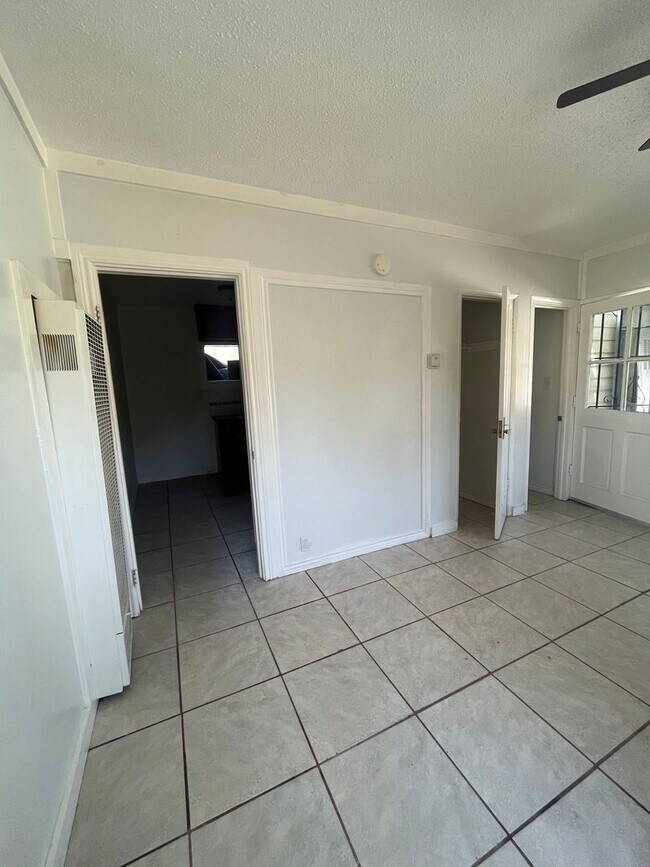 Foto del edificio - 1609-1611 Gundry Ave