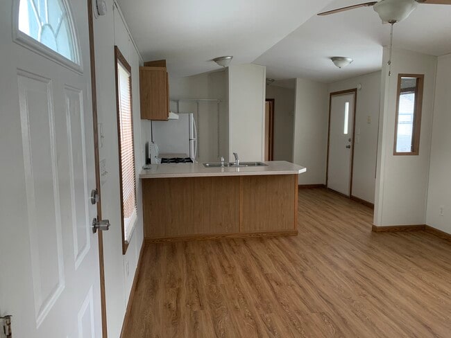 Building Photo - 313 Boston Dr