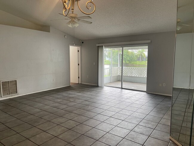 Building Photo - Quick Move in at this Brandon Home for Rent