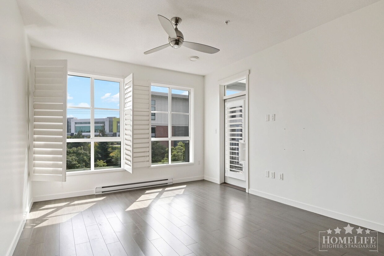 Photo principale - 15168-15133 33 Ave