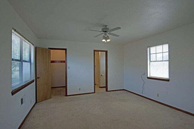 Foto del edificio - 1211 Barbara Ann St