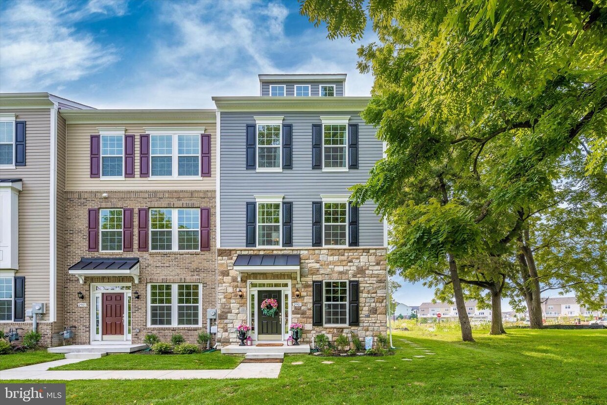 Foto principal - 2901 Carriage House Dr