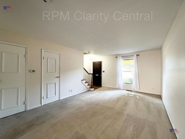 Building Photo - 2BR Condo Near OSU | Patio, Pool Access, Recently Reduced