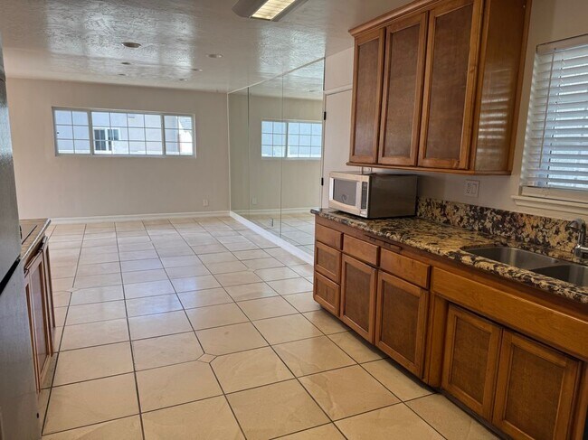 Building Photo - 7025 Madrone Ave