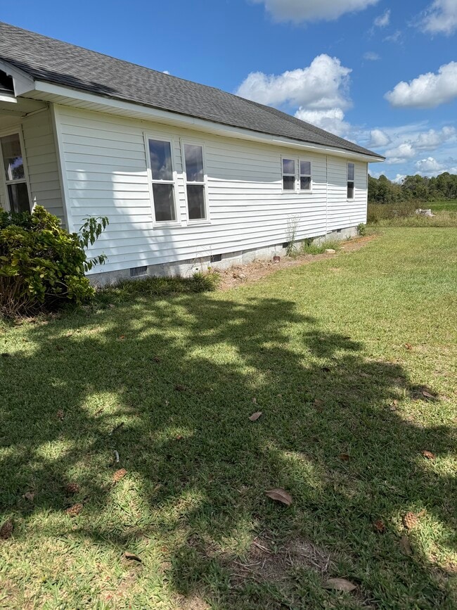 Foto del edificio - 14768 Old River Rd S