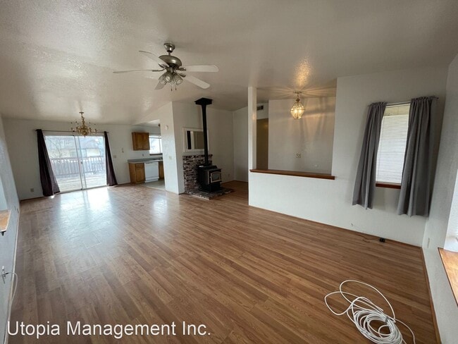 Building Photo - 5 br, 2 bath House - 750 Cameron Way