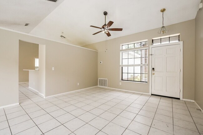 Foto del edificio - 1214 Lacey Oak Dr