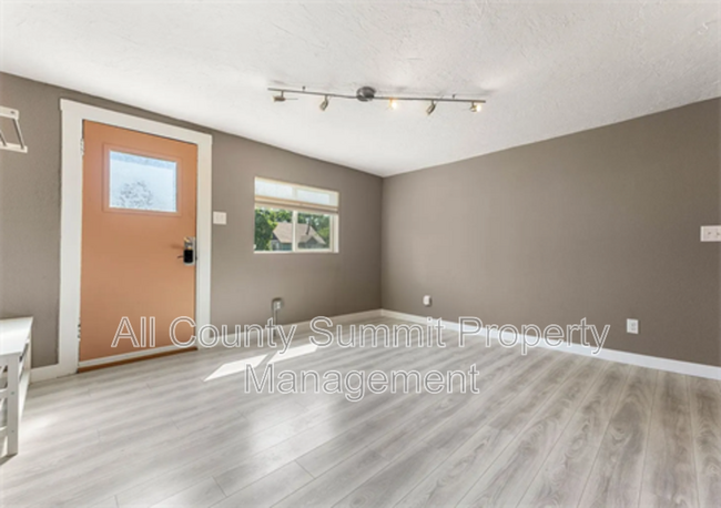 Photo - 629 King St House