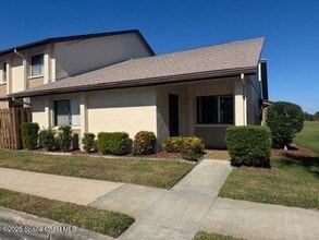 Building Photo - 2270 Golf Isle Dr