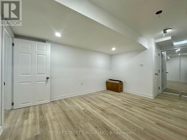 Photo du bâtiment - 6 Creekwood Dr