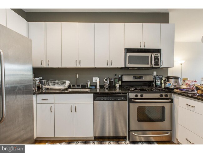 Building Photo - 2227 Kater St