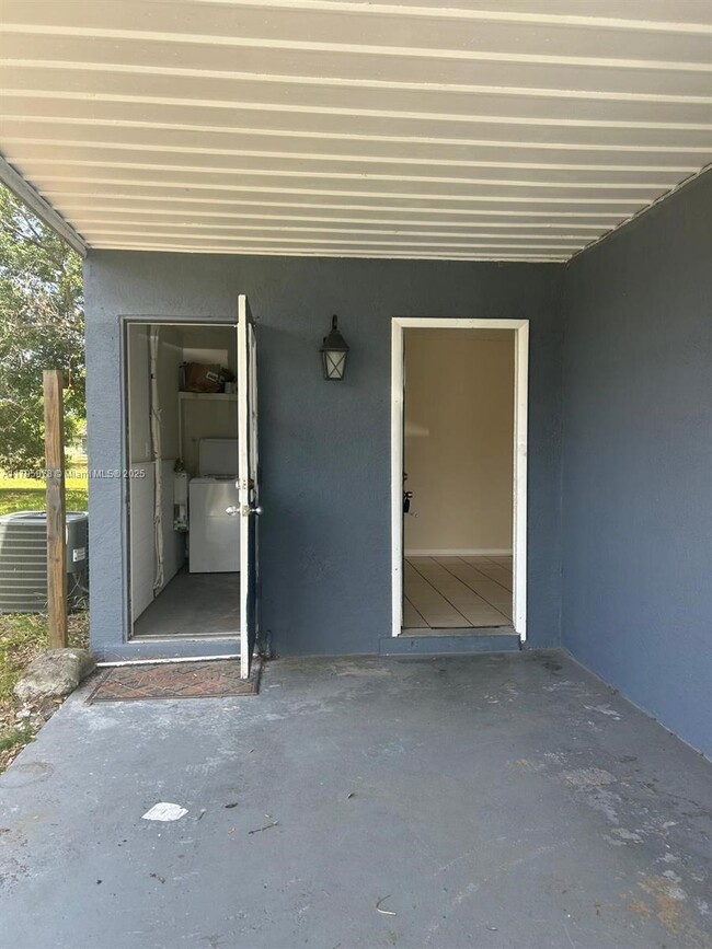 Building Photo - 1399 Cindy Cir NE