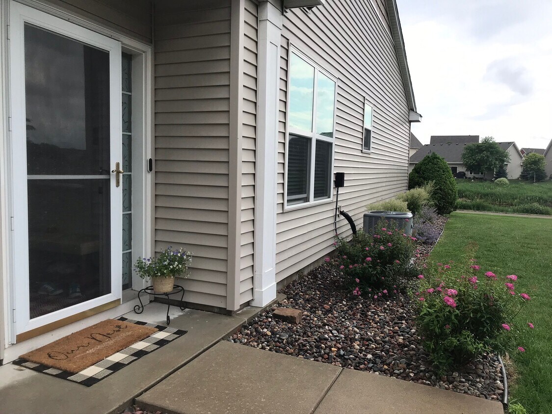 Foto principal - 11134 Goodhue St NE