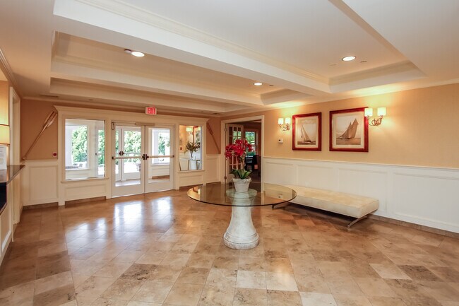 Building Photo - 225 Stanley Ave