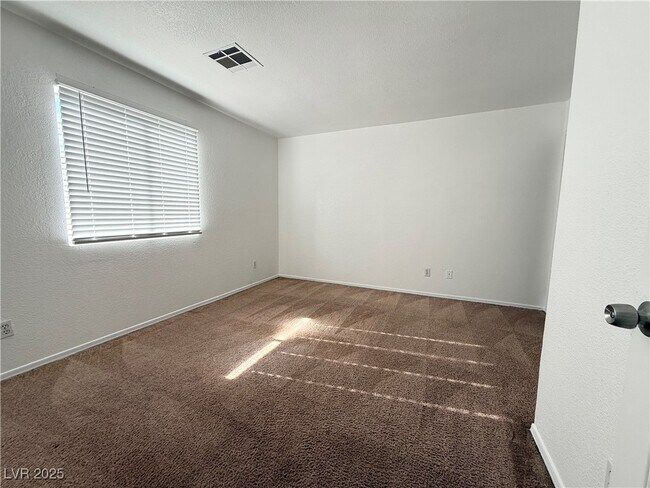 Foto del edificio - 2113 Velvet Hill Ave