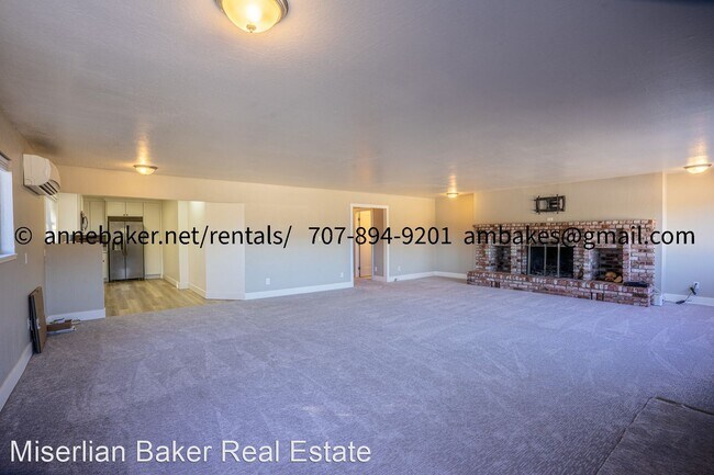 Building Photo - 2 br, 1 bath House - 155 Cherry Creek Unit A