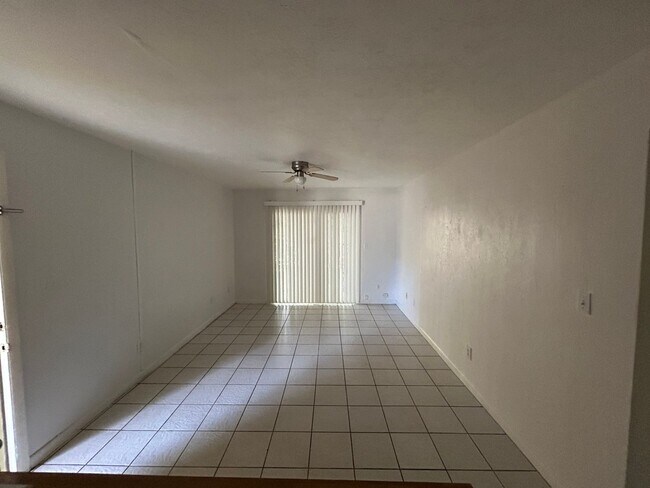 Foto del edificio - Walk to Campus from your Downstairs Flat