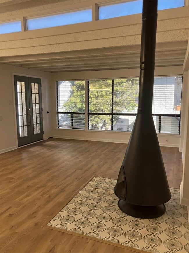 Foto del edificio - 5914 Lago Vista Way