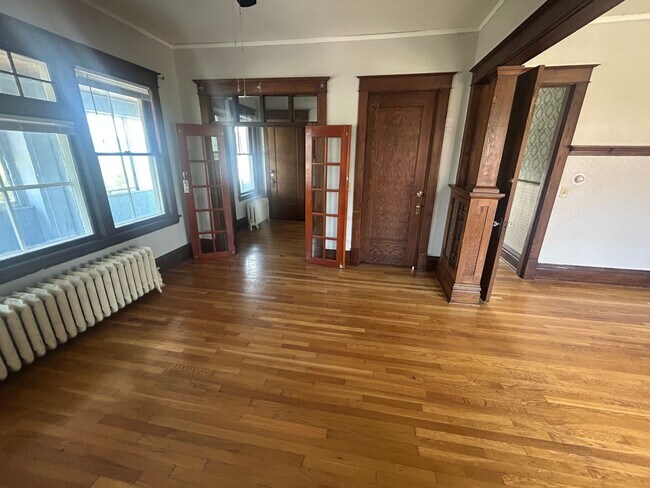 Building Photo - 505-507 N Farrington Street