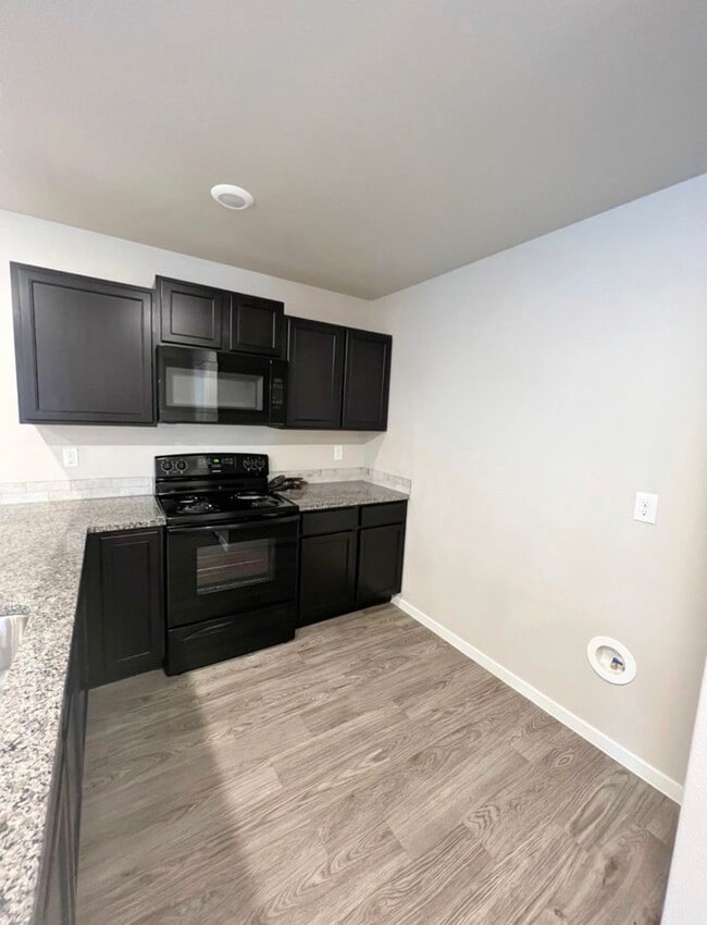 Building Photo - Bell Farms Townhouse