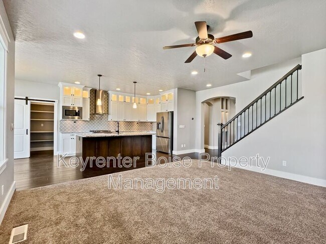 Foto del edificio - 6494 E Bend Ridge St