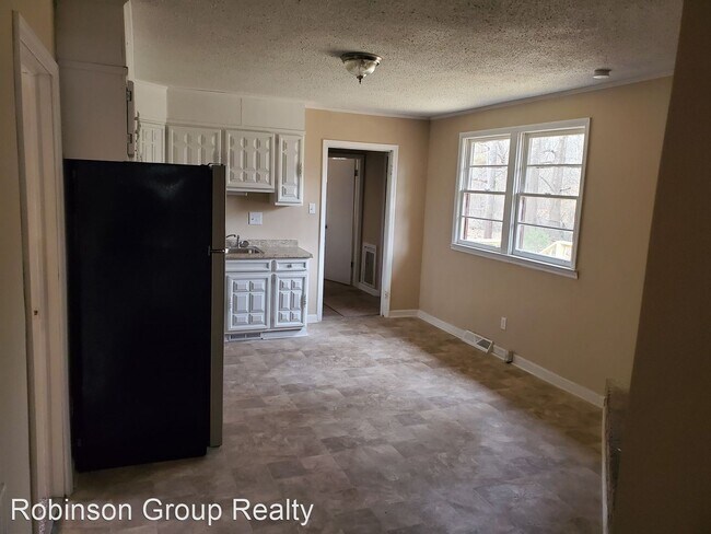 Foto del edificio - 3 br, 1.5 bath House - 671 Bessie Rd