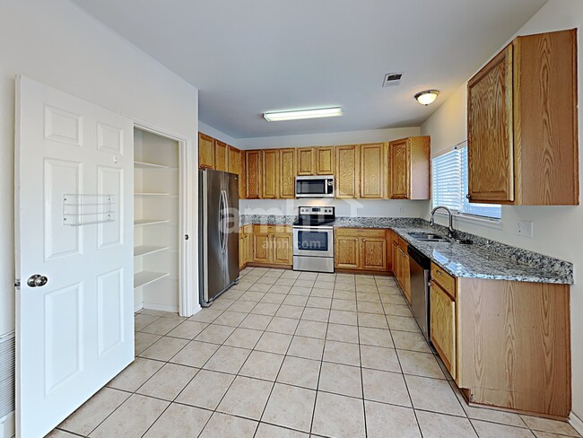 Building Photo - 411 Grey Swallow St