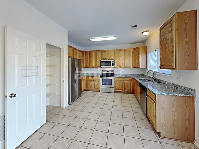 Foto del edificio - 411 Grey Swallow St