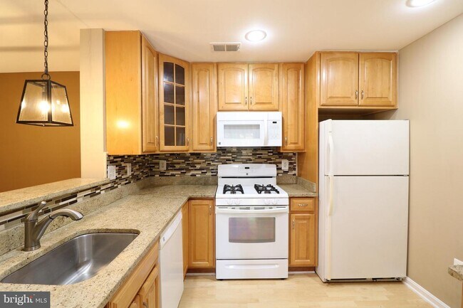 Foto del edificio - 18701 Sparkling Water Dr