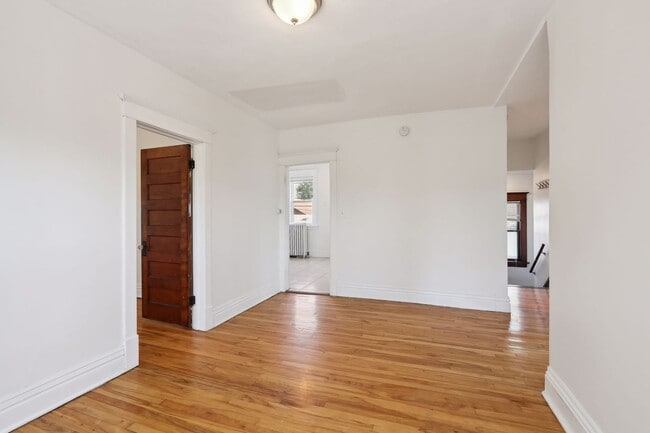 Building Photo - 803-803 5th Ave SE
