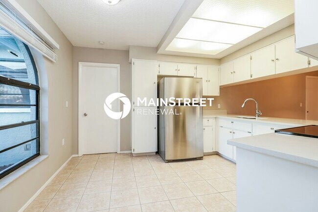 Building Photo - 3 Bedroom Pet-Friendly Home in Hudson, FL with Main Street Renewal